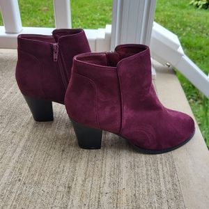 Rue21 size 8 wine suede ankle boots